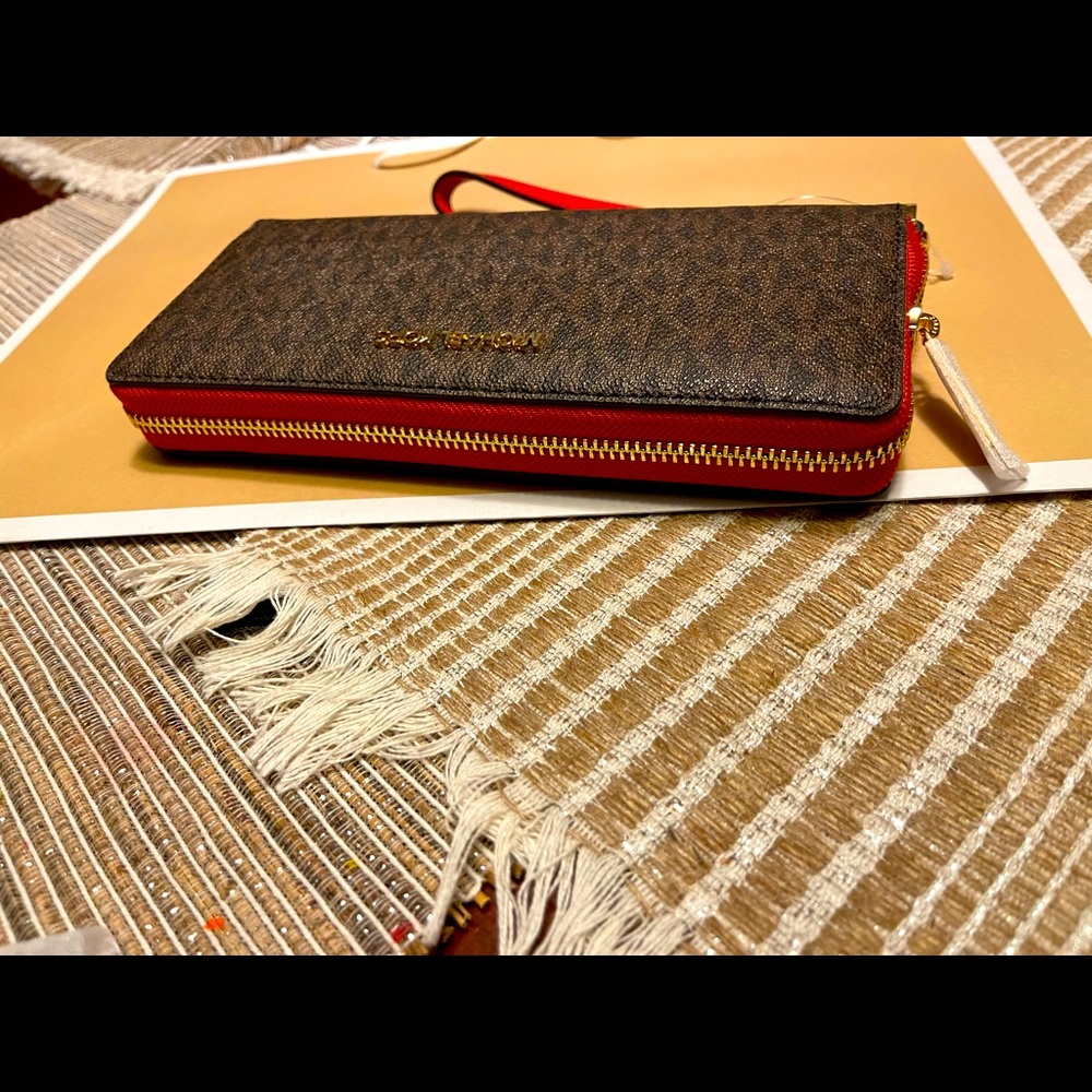Michael Kors travel continental wallet